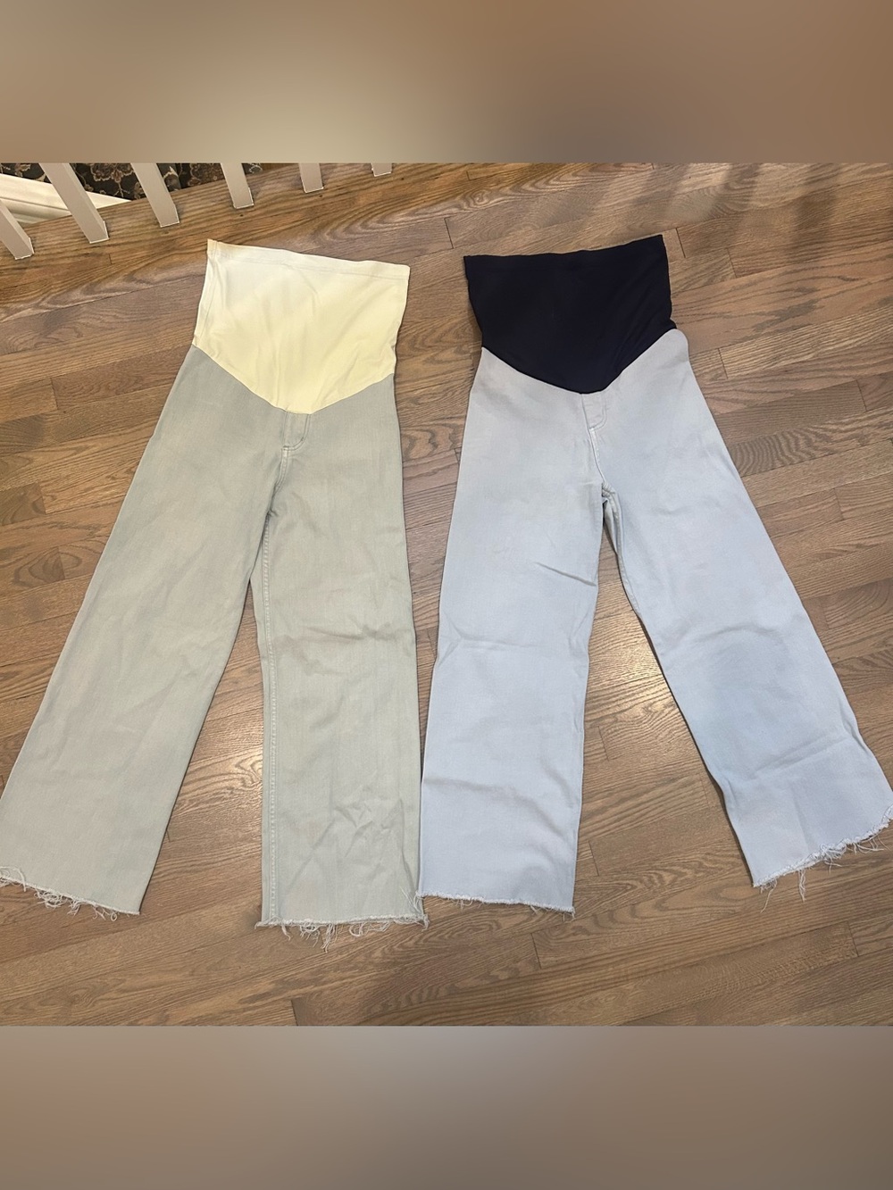 Wide-Leg Maternity-Style Jeans with Stretch Waistband - Light Blue & Green